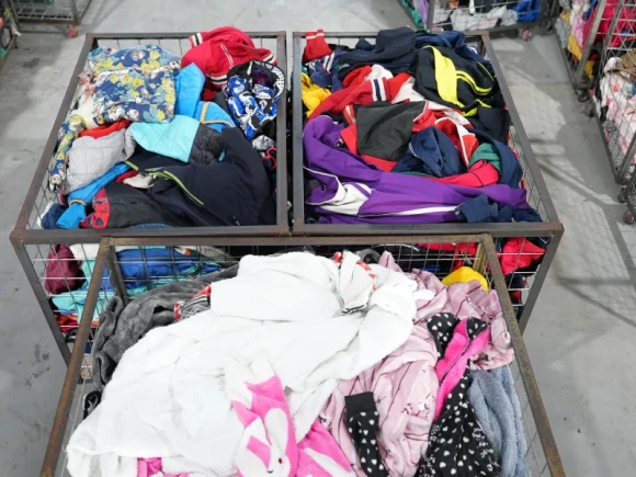 3 grades of used clothing bales (2)