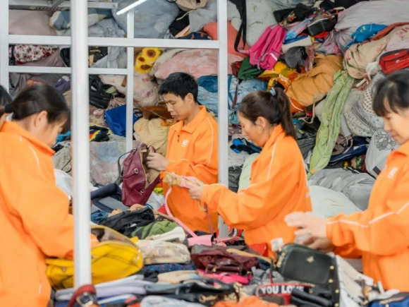 second hand bag inspection